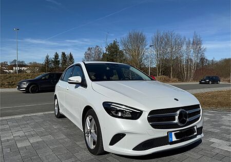 Mercedes-Benz B 220 4MATIC DCT -