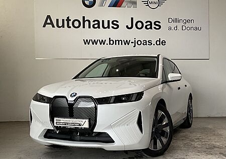 BMW iX xDrive45 HK Surroung, Lenkradhzg, 21" Aerodyn