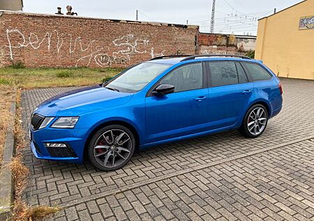 Skoda Octavia 2.0 TDI DSG 4x4 RS ACC, Pano, Standhzg