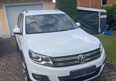 VW Tiguan Volkswagen 2.0 TDI DSG 4M Lounge Sport