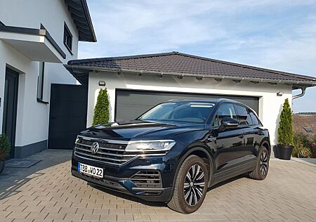 VW Touareg Volkswagen 3.0 V6 TDI ACC 19 Zoll Luftfederung AHK