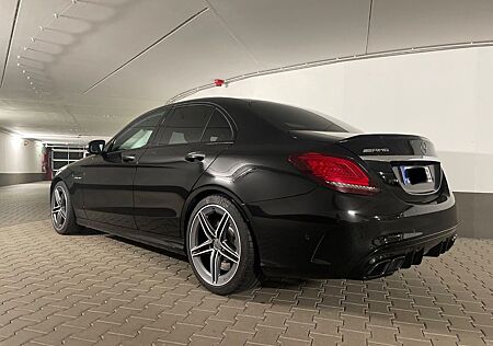 Mercedes-Benz C 63 AMG gebraucht kaufen Mercedes-Benz C 63 AMG Mercedes-AMG