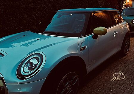 Mini Cooper SE Leder Cross Punch Carbon Black