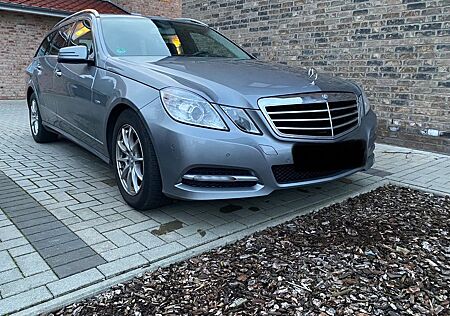 Mercedes-Benz E 220 CDI T BlueEFFICIENCY AVANTGARDE AVANTGARDE