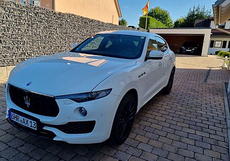 Maserati Levante Benzin 3.0 V6 316kW S 4x4 Auto S