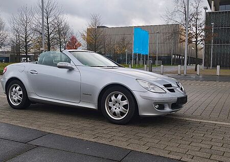 Mercedes-Benz SLK 200 , Merc.Service.s.gepfl.Tüv,Reifen neu!!!