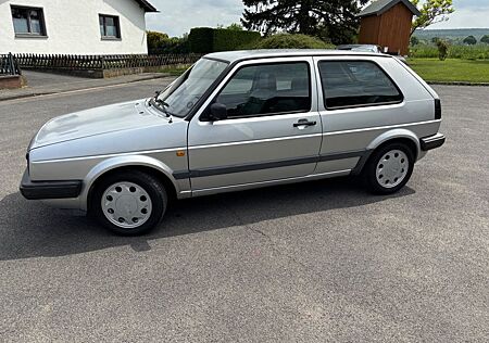 VW Golf Volkswagen 2 CL / 1.6 PN / 5 Gang