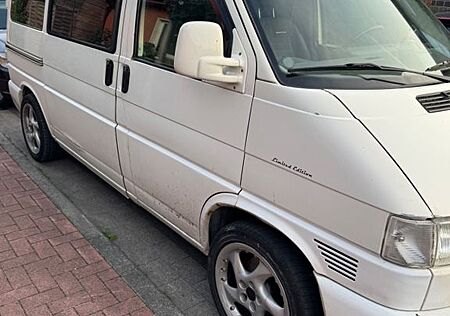 VW T4 Caravelle Volkswagen 2.5 TDI 75kW Standard