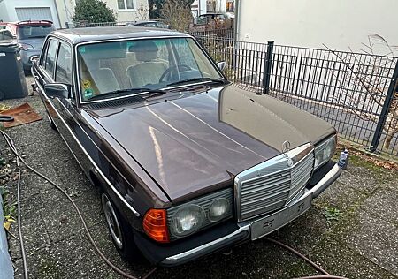 Mercedes-Benz 200