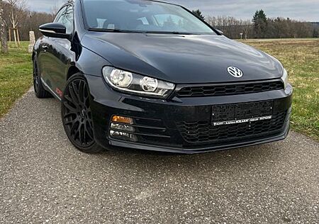 VW Scirocco Volkswagen 1.4 TSI BlueMotion Technology R-Line