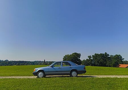 Mercedes-Benz E 230 Mercedes E230 Sehr gepflegt, Liebhaberwagen