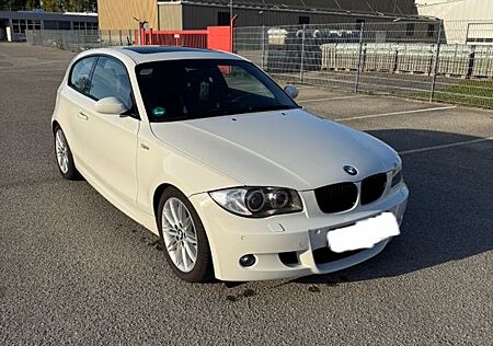 BMW 118d //M-Paket//Xenon//Navi//Voll