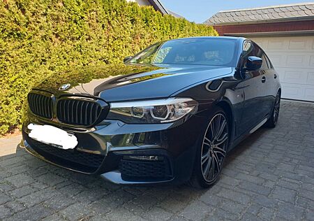 BMW 540i M-Paket Navi AHK Standheizung 20" Leder