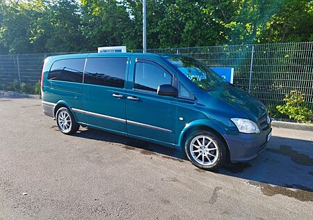 Mercedes-Benz Vito 113 mit 2.2 , 8 Sitzen (2+1 )