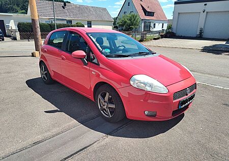 Fiat Grande Punto 1.4 (8-fach bereift)