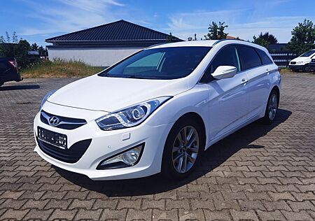 Hyundai i40 cw 1.6 GDI Klimaaut./Xenon/Navi/Sitzh./Alu
