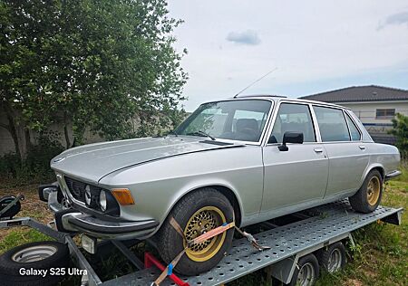 BMW 330 3.3 L6 Zylindern.Automatik,El Fenster.Schiebedac