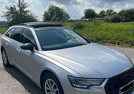 Audi A6 40 TDI S tronic Avant - Black Paket