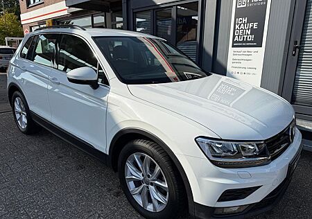 VW Tiguan Volkswagen Comfortline Navi !Leder! App LED Standh.