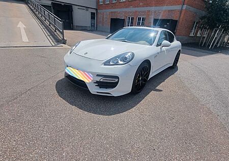 Porsche Panamera S