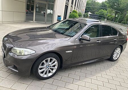 BMW 530d MEGA VOLL AUSTATTUNG / SOFT CLOSE/ HEAD UP