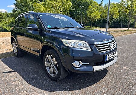 Toyota RAV 4 2,2-l-D-4D 4x4 Executive Automatik Exe...