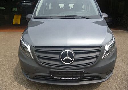 Mercedes-Benz Vito Tourer 114 CDI lang 8 Sitze Navi AHK RFK