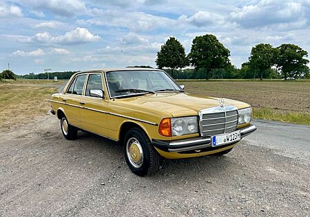 Mercedes-Benz 300 W123 300D