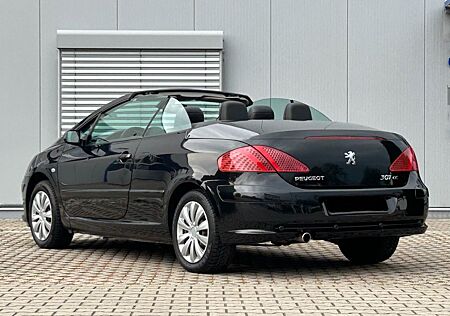 Peugeot 307 CC Tendance Cabrio TÜV 05/2027 Leder Navi...