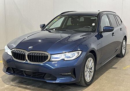 BMW 330e TOURING ADVANTAGE LASER/ACC/HuD/PANO/360°