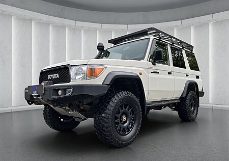 Toyota Land Cruiser GRJ76 LX