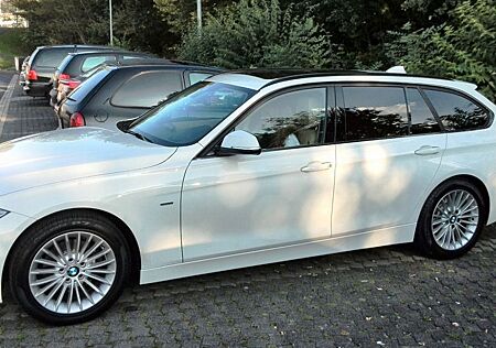 BMW 320d Touring/Aut/Luxury/HUD/Pano/Navi/AHK/Kamera