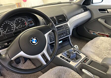 BMW 330i - Liebhaberstück wie frisch aus dem Werk