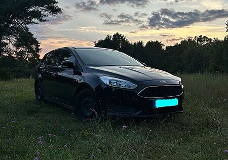 Ford Focus gebraucht kaufen Ford Focus 1,0 EcoBoost 74kW Business Turnier Bus...