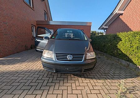 VW Sharan Volkswagen 1.9 TDI / TÜV bis 11/26 / AHK