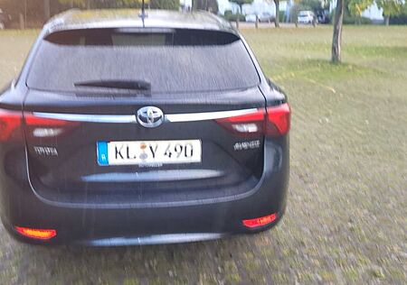Toyota Avensis 2,0-l-D-4D Edition S+ Touring Sports...