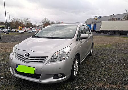 Toyota Verso 1.8l Valvematic TÜV 02/2026 Anhängerkupplu