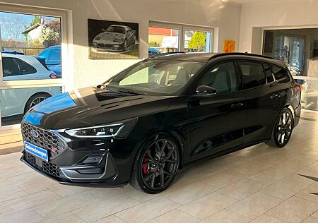Ford Focus 2.3 EcoBoost ST X Performance Panorama HUD