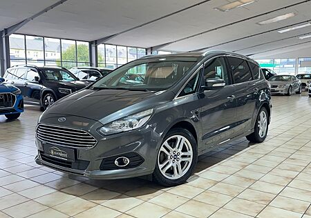 Ford S-Max Titanium