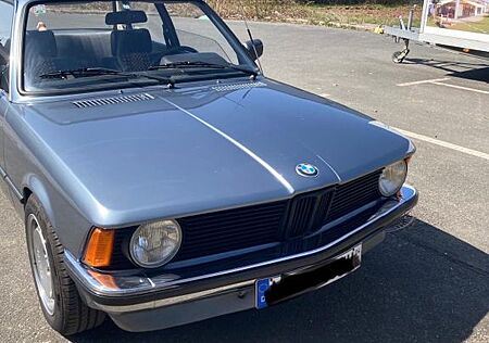 BMW E21