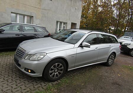 Mercedes-Benz E 220 T-Modell CDI BlueEfficiency AUTOMATIK