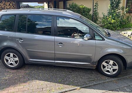 VW Touran Volkswagen 1.6 Benzin 2005
