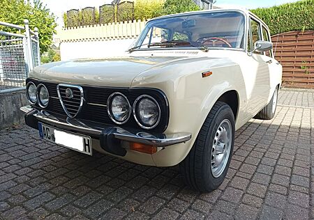 Alfa Romeo Giulia Nuova Super 1600