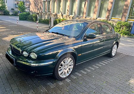 Jaguar X-Type 2 Liter V6 -