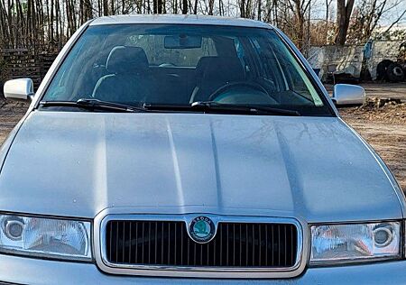 Skoda Octavia Combi 1.6 LX 74kW