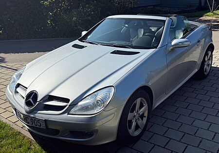 Mercedes-Benz 200