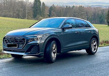 Audi Q8 SUV TDI 210 kW quattro; Daytonagrau (Perl)