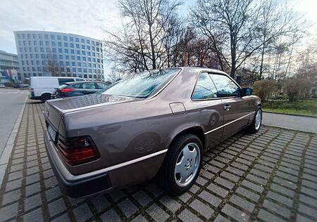 Mercedes-Benz CE 300