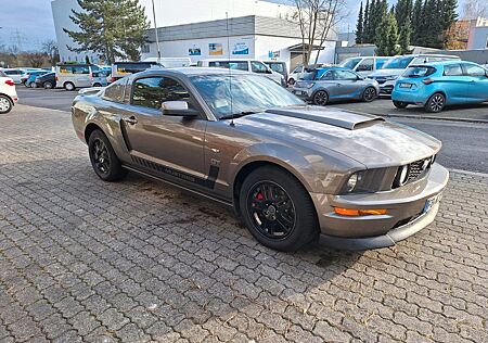 Ford Mustang GT V8 Tüv bis 08.2026