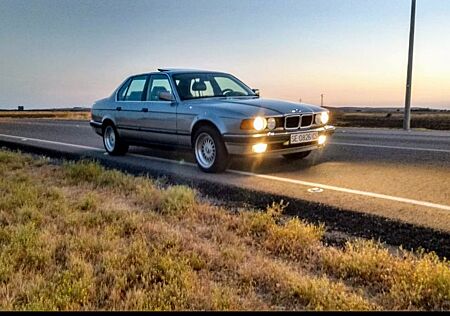 BMW 750i e32